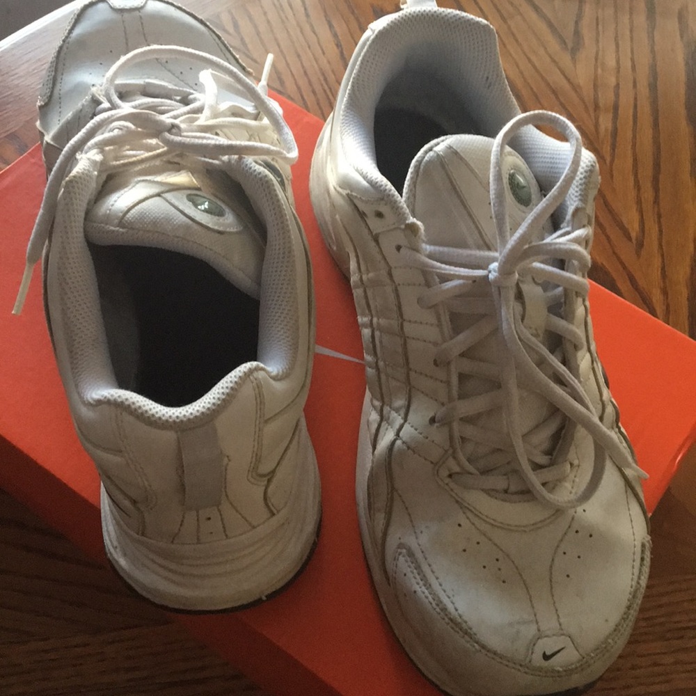 Men’s Nike shoes